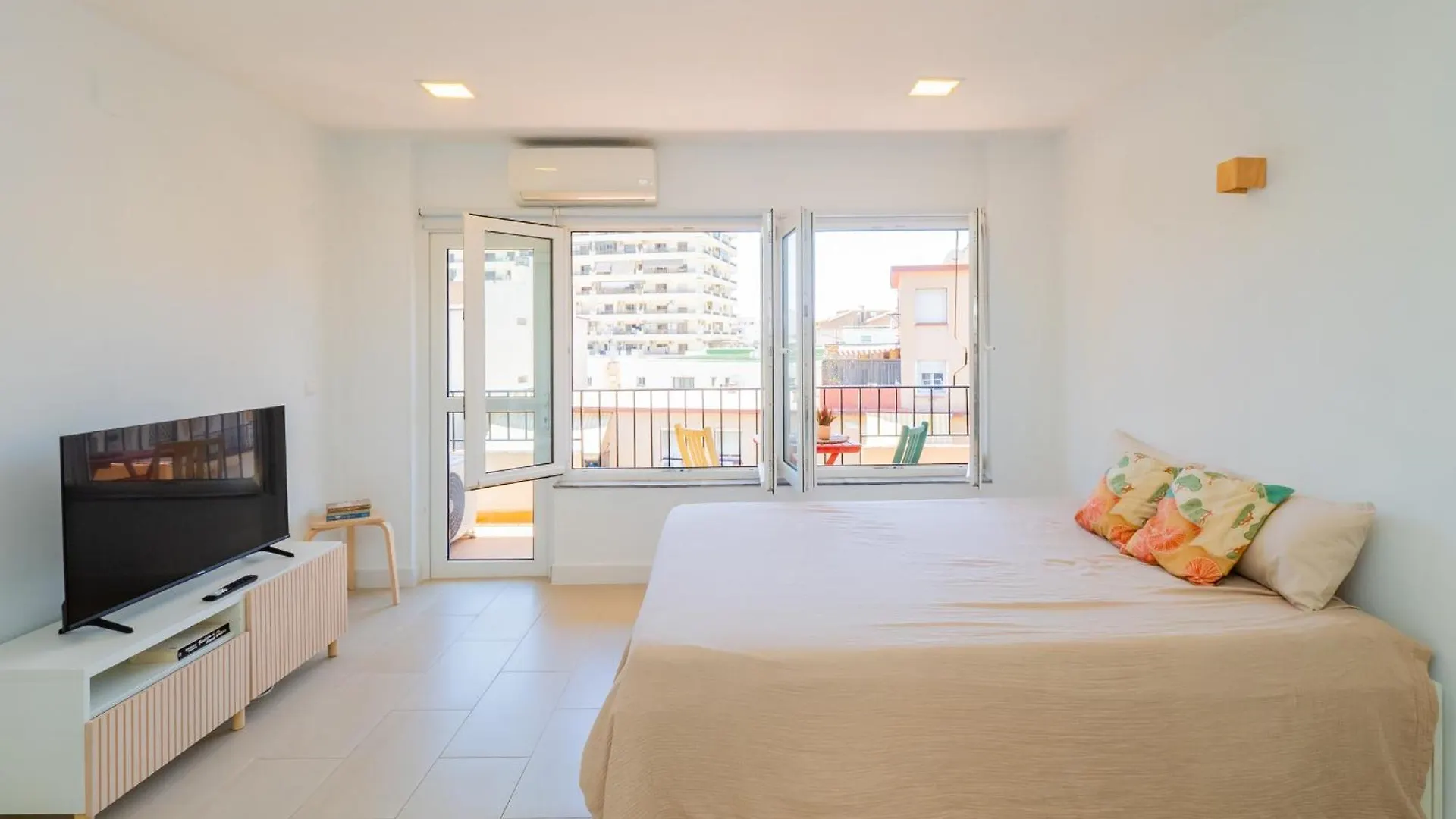 Cubo\'S Fuengirola Leisure Port location